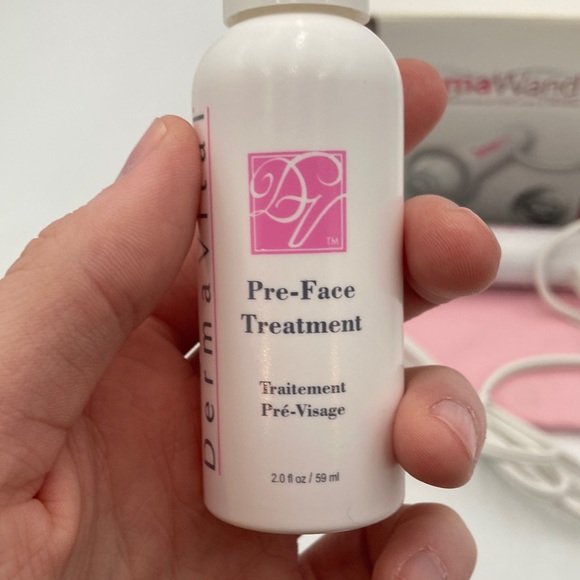 DermaWand Anti Aging Device Reduces Fine Lines & Wrinkles New - Picture 3 of 11